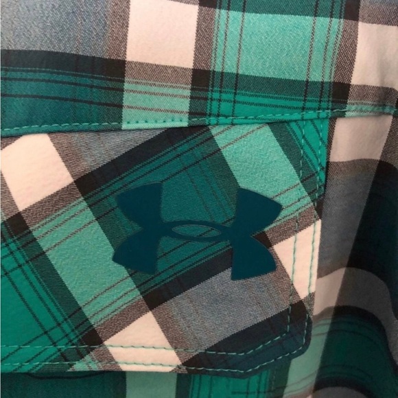 Under Armour Men's Large (L) Green Plaid Vented Moisture Wick Button Camp Shirt - Picture 2 of 7